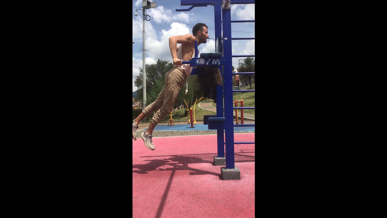 How to do Dips Exercise for Triceps Workout.