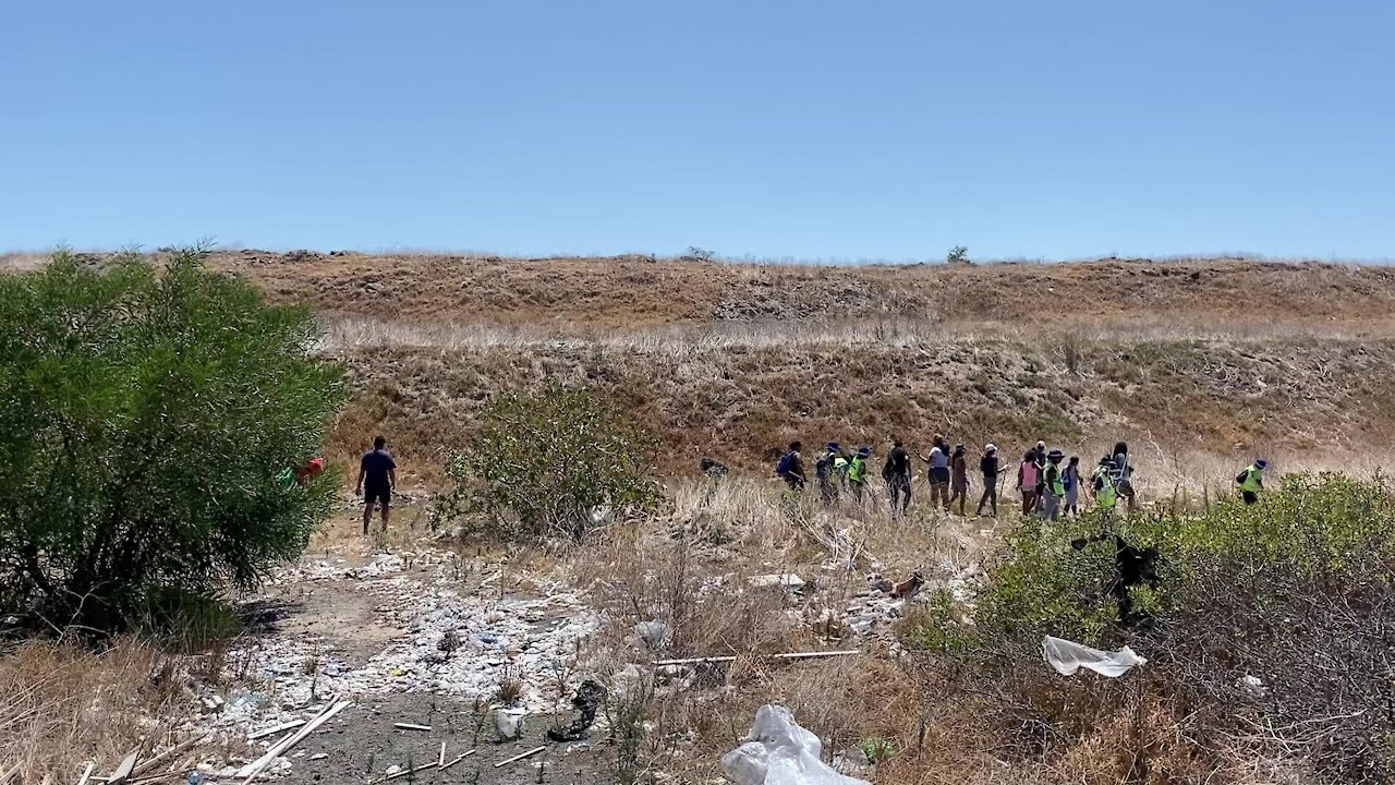 SOUTH AFRICA - Cape Town - Missing Tazne van Wyk search(video) (2rn)