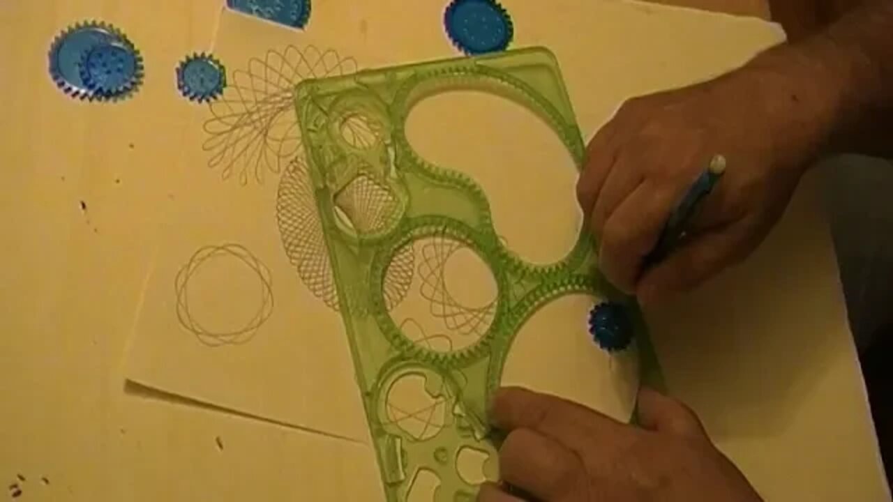 Spirograph fun 1