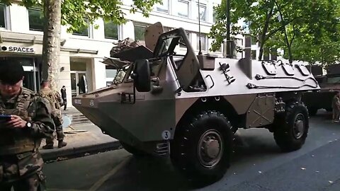 14 Juillet 2022- Paris- La sécurité, ça rigole pas... 🚐🚐🚐