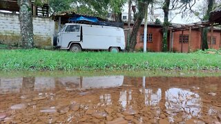 Muita chuva no sul do Brasil 🌧️☔🌪️#ciclone #camperlife #kombihome #kombihomebrasil #vivernaestrada