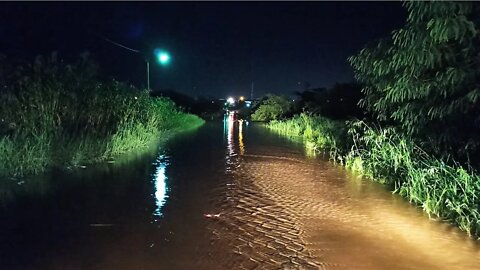 Córrego transborda e deixa moradores em alerta em Alta Floresta D´Oeste RO