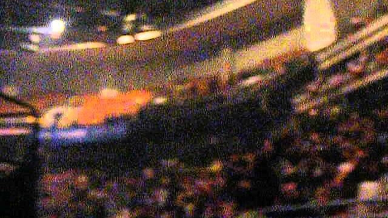 Mitt in Manchester Pan of Crowd about 15 30 min before start