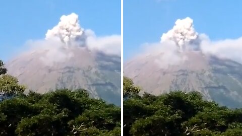 Epic footage of Chaparrastique volcano explosion