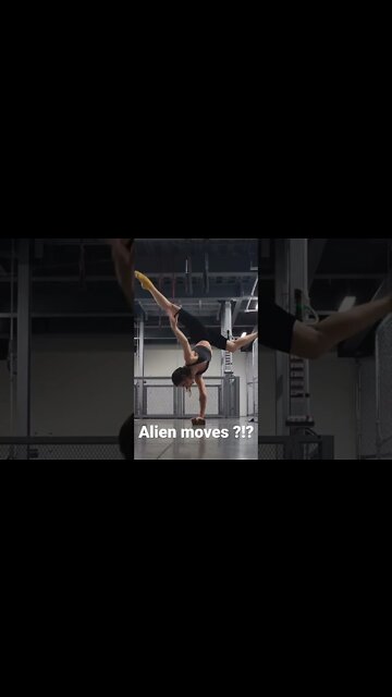 Alien dance moves ? #alien #dancer #yoga #freeze #pose
