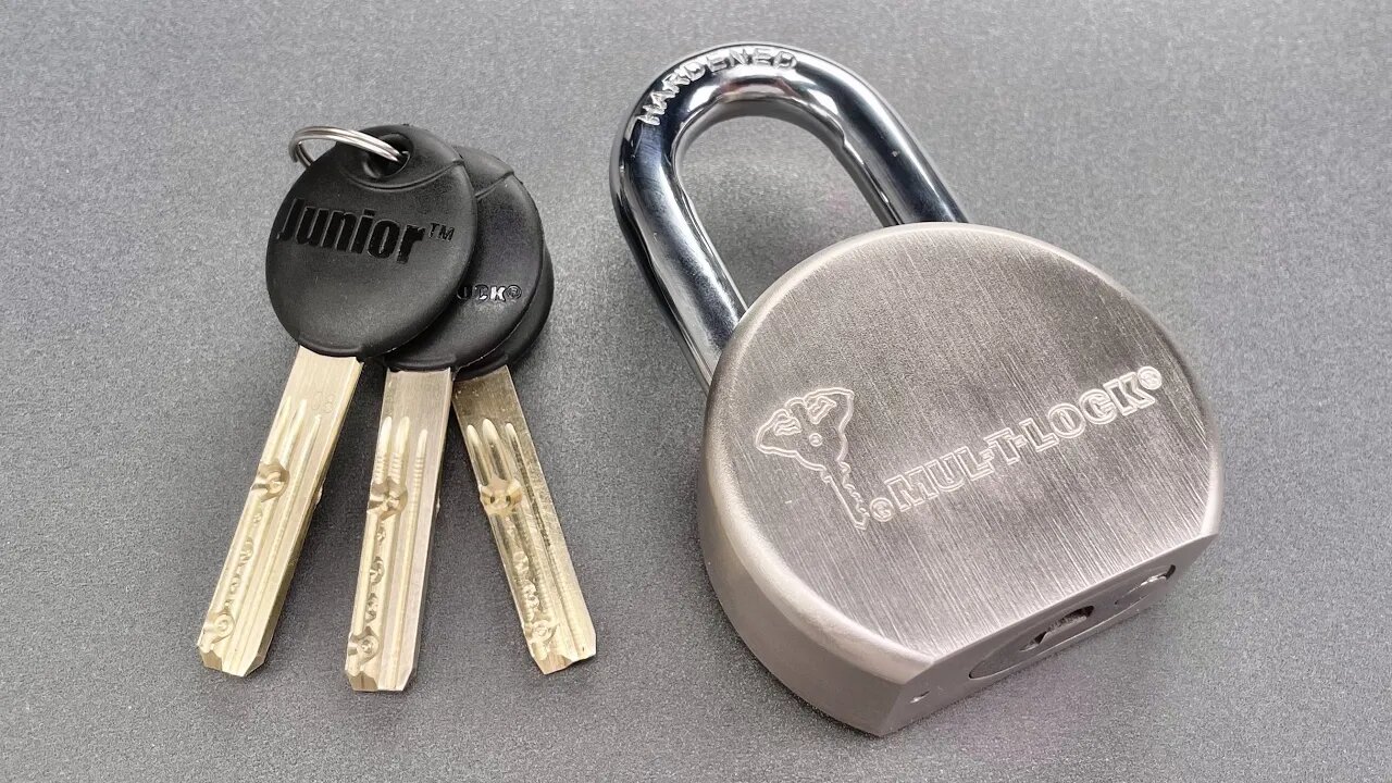 [1394] Mul-T-Lock Round Body Padlock Picked