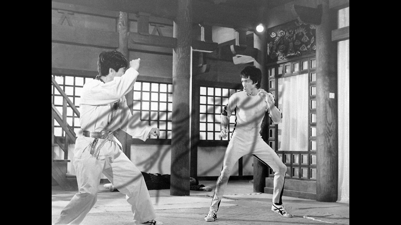 Cross kick Studio Films Bruce Lee Game of Death