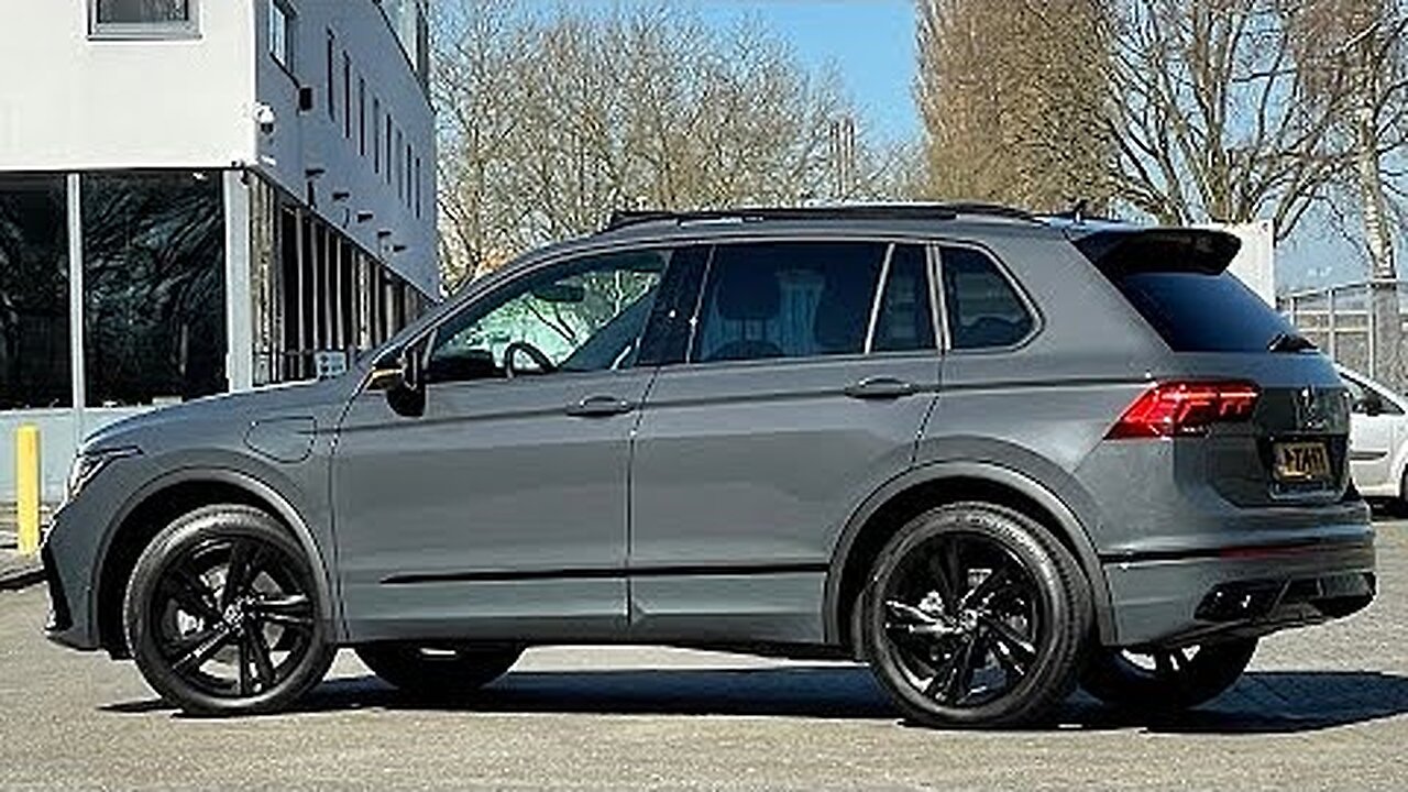 Volkswagen NEW Tiguan R-Line 2023 in 4K Dolphin Grey 19 Inch Valencia walk around & detail Inside