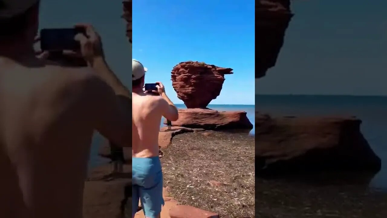 Lots of tourists at Tea Cup Rock