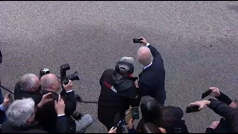 Reporter Turns Into Paparazzi And Takes Selfie With Biden