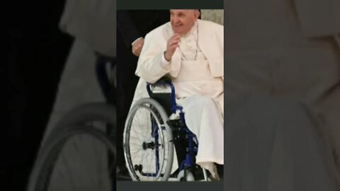 PAPA: Dores no joelho, cadeiras de roda e cansaço : Papa Francisco não descarta renunciar
