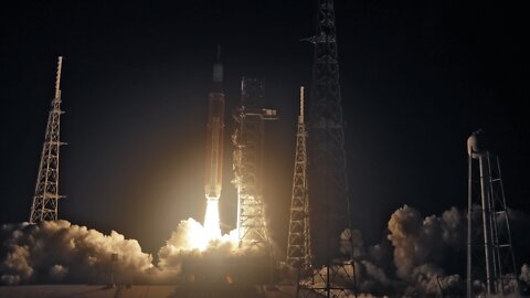 NASA's Mightiest Moon Rocket Lifts Off 50 Years After Apollo