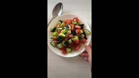 Salad 🥗 with chicken 🍗 very delicious 🤤