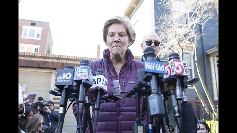 What Is Elizabeth Warren Doing? Bernie Sanders Gets 2 BIG Endorsements. Warren Jokes On SNL.