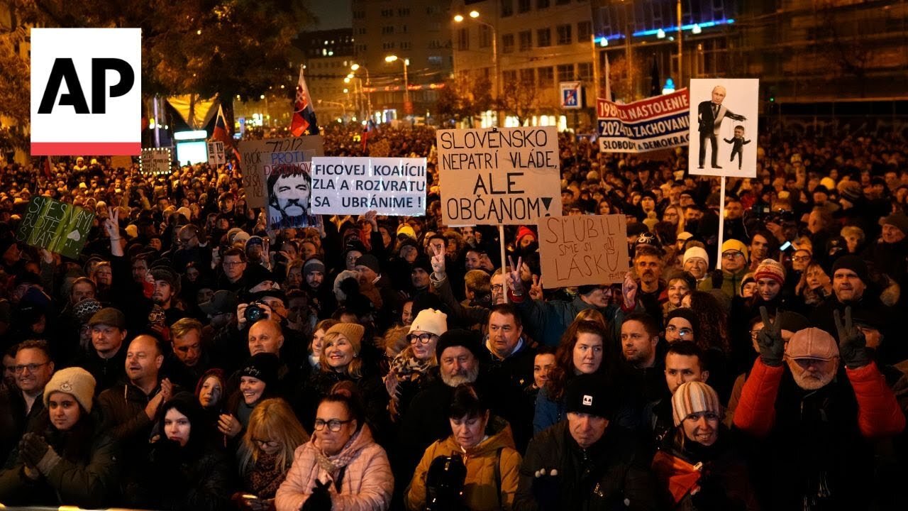 Thousands rally against Slovakia government on 35th anniversary of the Velvet Revolution