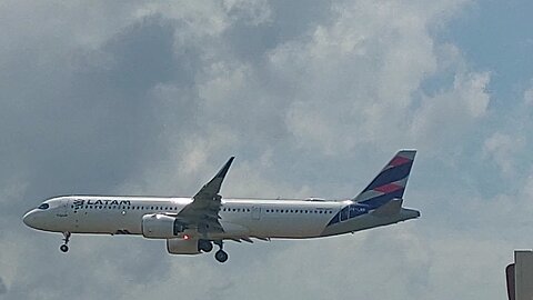 Airbus A321NEO PS-LBB vindo de Brasília para Manaus