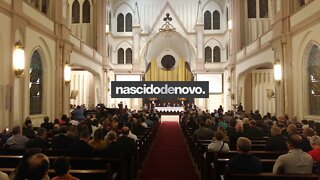 Transmissão ao vivo de Nascido de Novo