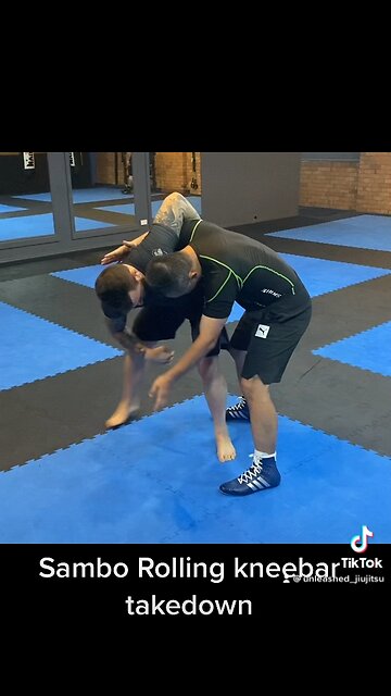 Sambo Rolling Knee bar