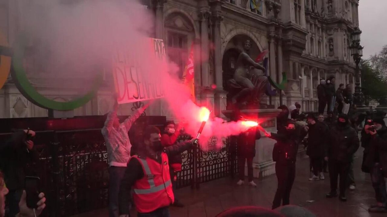 France: Thousands of protesters descend on Paris as court approves Macron’s pension reform 14.04.23