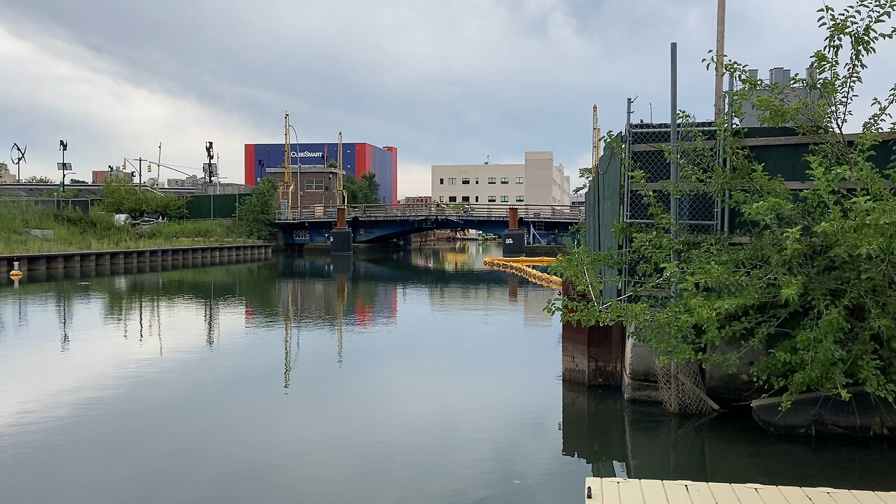 NYC’s Most Polluted Body of Water?! The Gowanus Canal (Brooklyn)