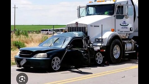 "Shocking Road Rage: Truck Driver Deliberately Hits Overtaking Car"