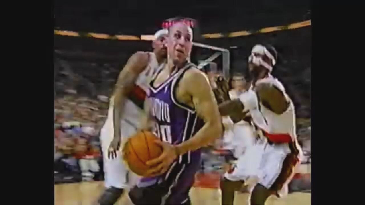 Mike Bibby 23 Points 8 Ast 4 Stl @ Trail Blazers, 2002-03.