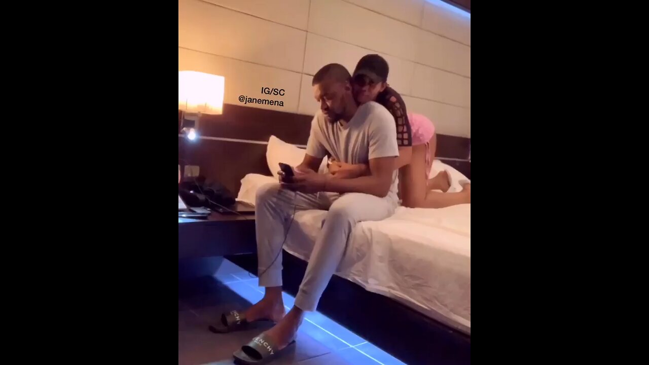 Babe, give me attention!!🥰