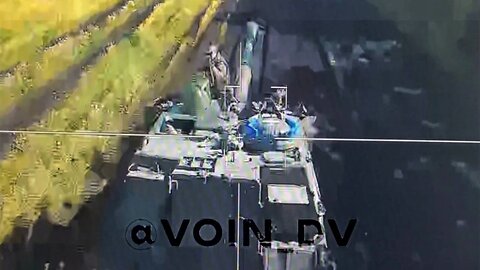 Lancet Kamikaze drone hitting a Ukrainian M109A3GN (Norway) self-propelled howitzer on the move!