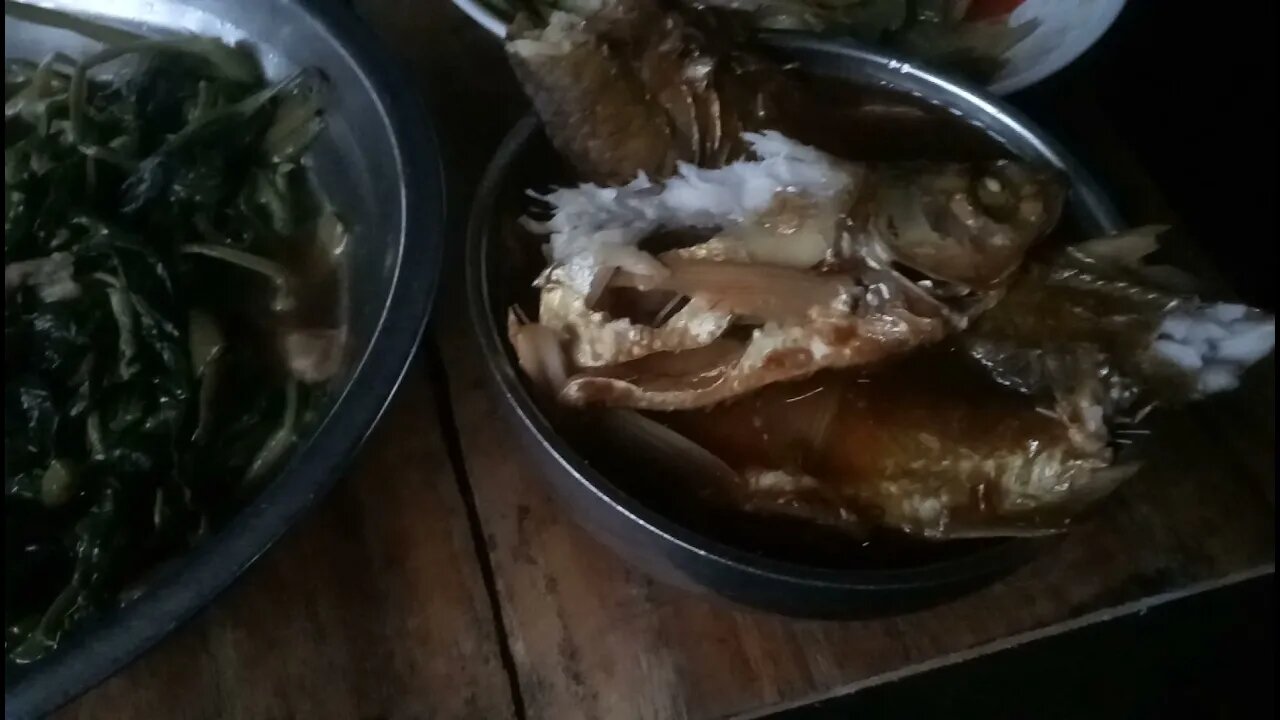 苦瓜，猪肉，空心菜还有两条小草鱼