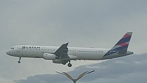 Airbus A321 PT-MXE vindo de Guarulhos para Manaus