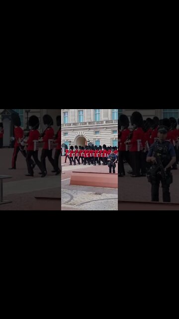 changing of the guards inside the gates of buckingham palace #thequeensguard