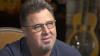 Vince Gill Shares Troubling Details About His Wife Amy Grant’s Accident