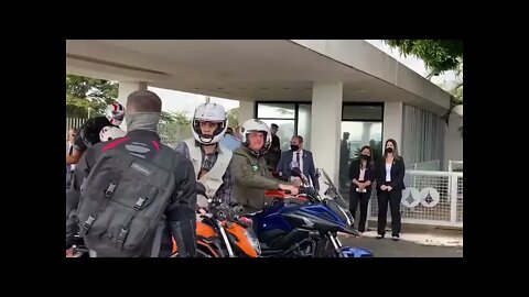 VISTA AEREA DO PRESIDENTE JAIR BOLSONARO nos DIAS DAS MÃES com os MOTOQUEIROS - 09/05/2021