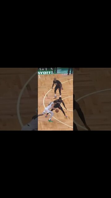 🚑Jayson Tatum Injures Shoulder Falls To The Ground In Pain!