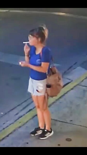 Candid Smoking Sexy Woman 310