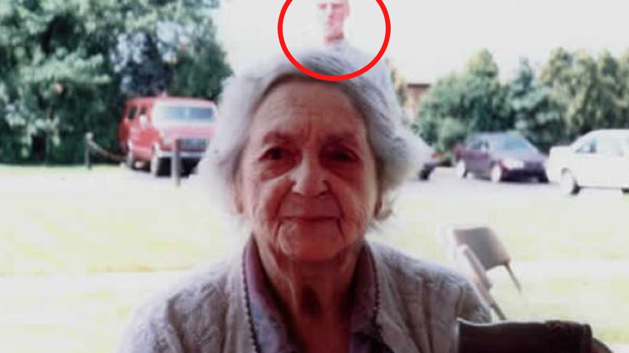 5_Famous_Ghost_Pictures_Caught_on_Camera__And_the_Stories_Behind_Them