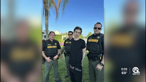 Teen arrested after crashing car in Hobe Sound