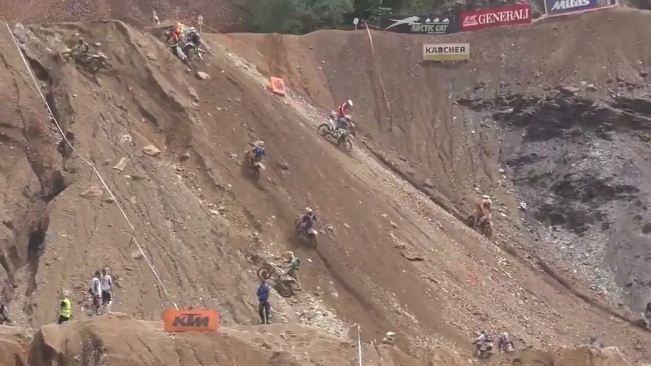 Two stroke motocross mountain racing, an absolute spectacle!8