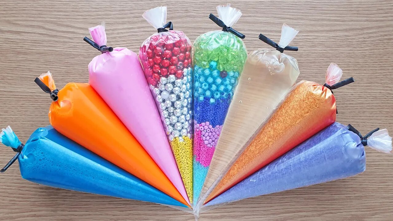 Making Crunchy Slime with Piping Bags #172
