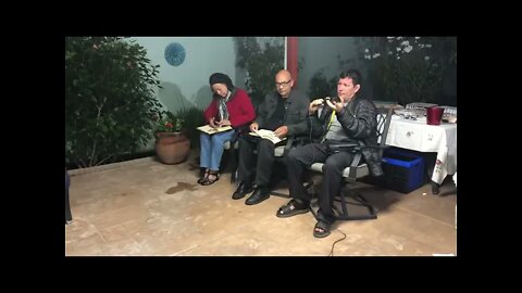 Dialogando con el Padre Luis Toro.