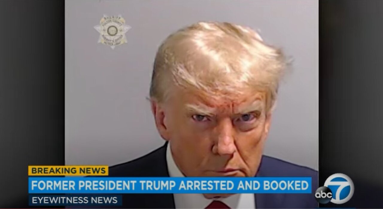 DONALD TRUMP MUG SHOT AND ARREST CLIP LIVE 2023