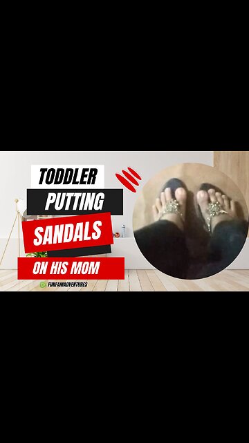 Adorable Toddler Plays Dress-Up! Watch Her Put Sandals on Mom 👧👡❤️