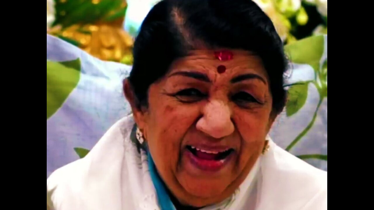 Beloved Indian singer Lata Mangeshkar dies at 92.