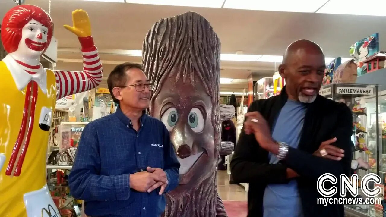 Yombo speaks with Albert Okura -Founder of "JUAN POLLO" Restaurant and others.