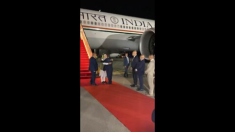 Never seen before visuals! Papua New Guinea PM seeks PM Modiâs blessings