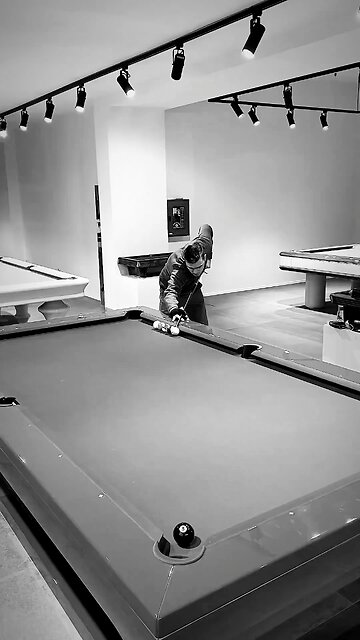 8 Ball Corner Pocket