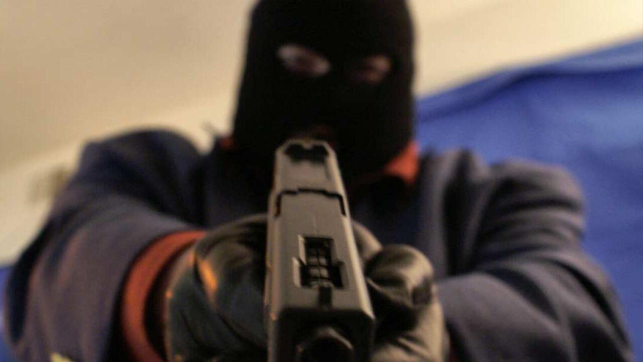 5 greatest heists of all time