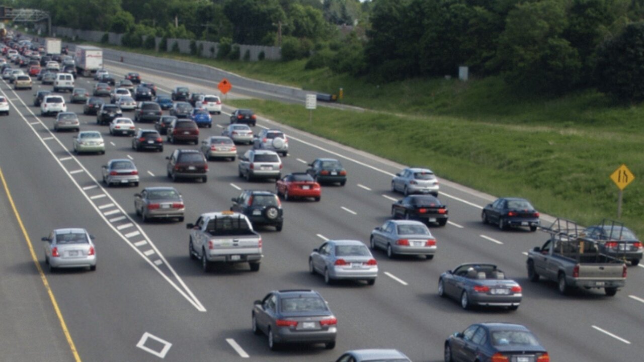 A Plane Landed Near Toronto's Highway 404 Yesterday & Stopped Traffic