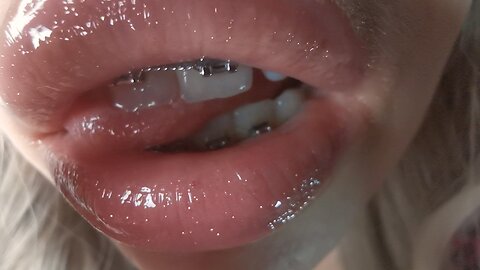 asmr lens kissing
