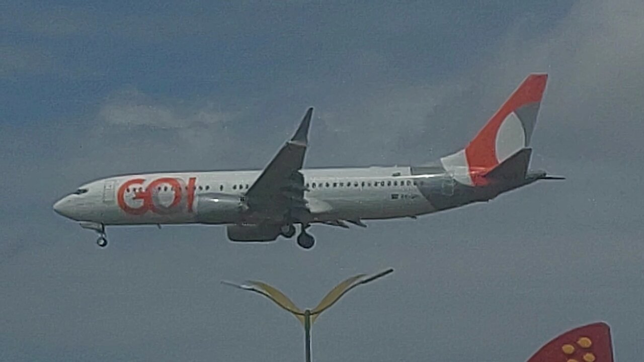 Boeing 737 MAX 8 PS-GPI vindo de Brasília para Manaus